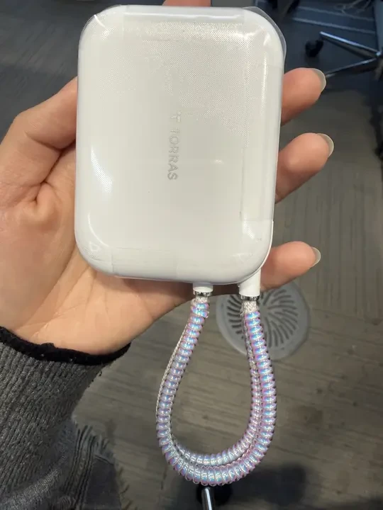 图拉斯小方块充电宝充电测评