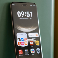 华为“用力过猛”，从4499元降至2599元，512GB+卫星通信+鸿蒙OS