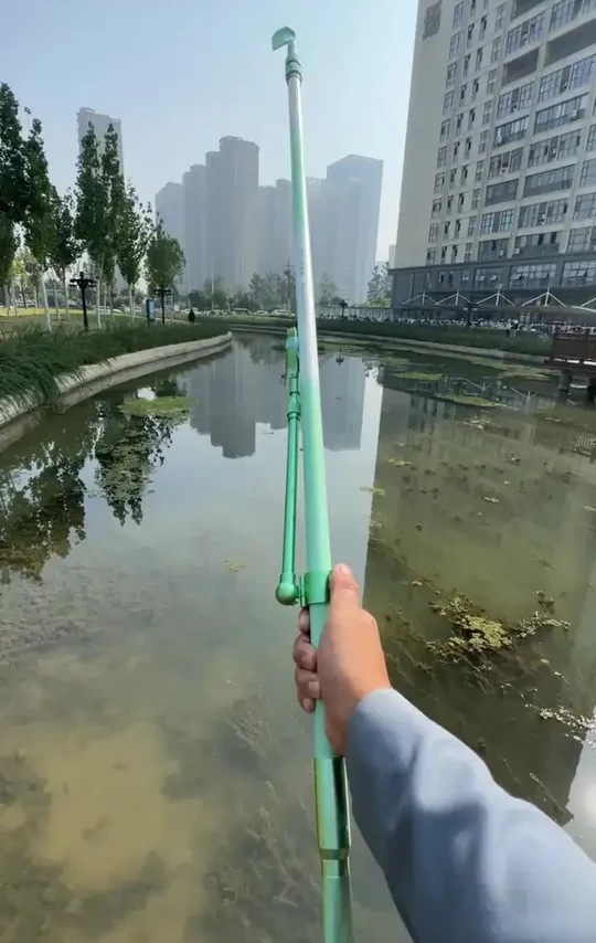 宝子们，渔之源小蜻蜓短节炮台支架太香啦！碳素材质轻便又耐用，可伸缩设计超灵活。有了它，钓鱼更轻松，简直是钓鱼人的必备神器，赶紧入手！
#小蜻蜓支架 #伸缩炮台支架 #钓鱼必备神器 #渔之源支架 #碳素