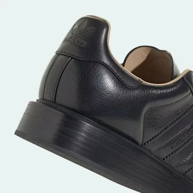 定价近3000元的 adidas Superstar？