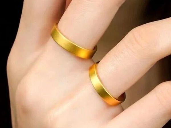 黄金素圈戒指