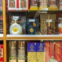 去超市买白酒时，这6款平价酒别忽略！口感好还便宜，你喝过几种