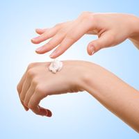 手部美白的科学进阶：告别色差与暗沉，解锁匀亮通透的肌肤密码