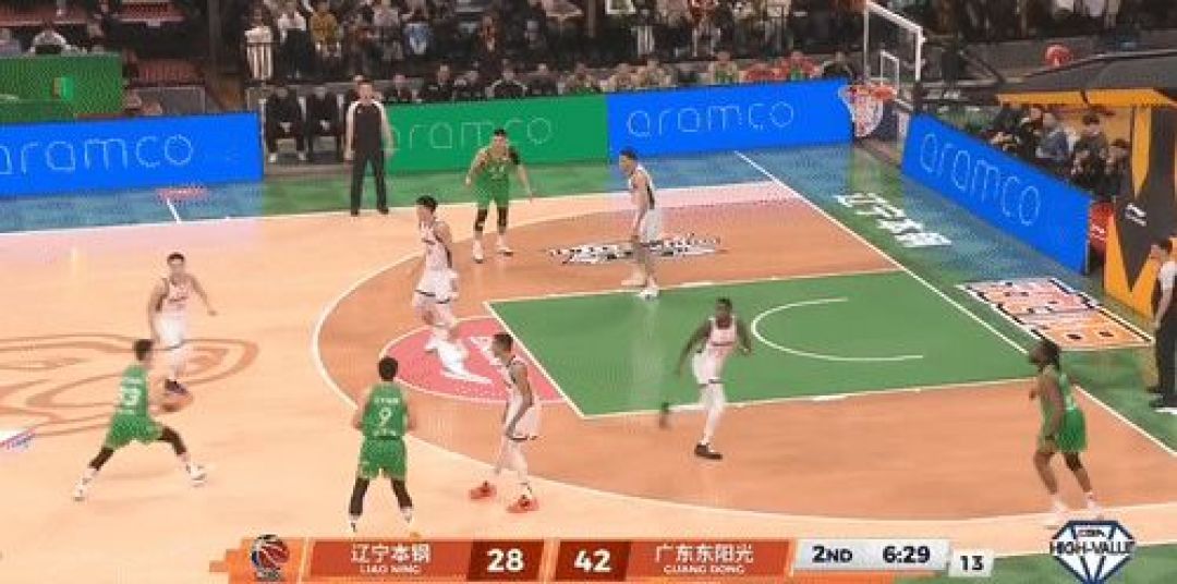 辽粤大战一边倒,广东三外援合砍71分,辽宁主场30分惨败