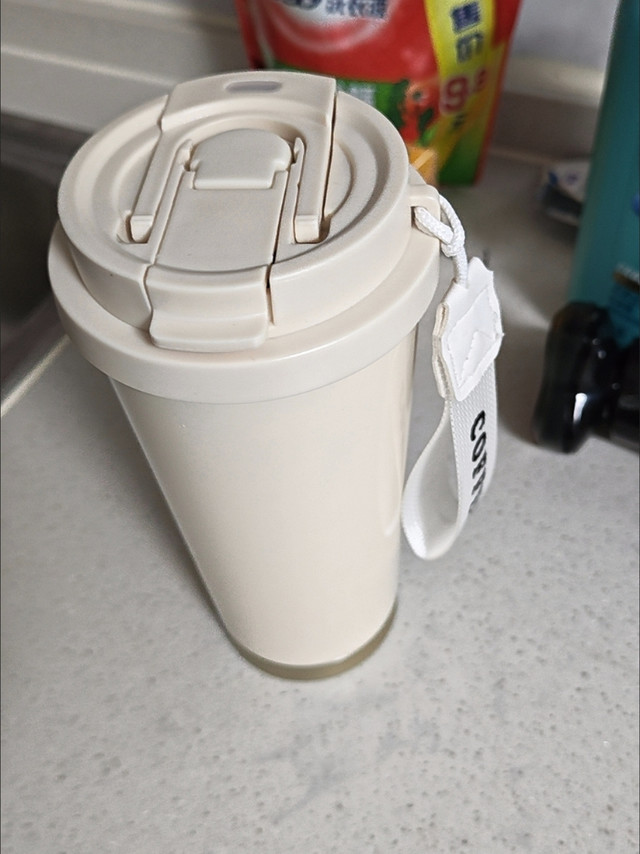 霸王茶姬手打奶茶引发食品安全质疑