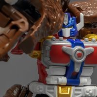 跨越26年，猛犸擎天柱背着大炮归来！