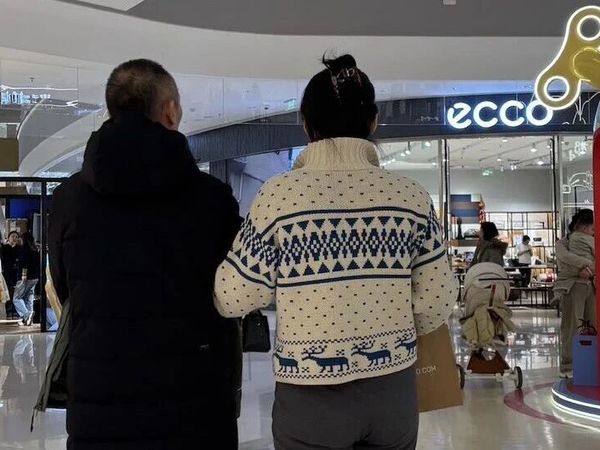 一双ECCO爱步鞋，国内3000，美国700：谁在为高价买单？