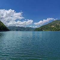 水库钓鱼选位技巧：五个黄金地形与季节调整