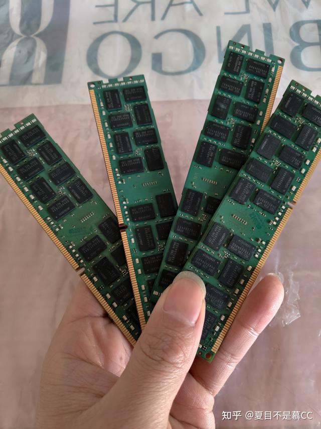 请问是升级i7-9700K,还是12代u比较好。预算1.3k?