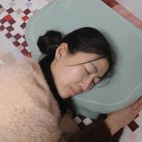 久坐党最实在的颈椎自救，暖颈又牵引，添眠碳纳米热敷护颈枕