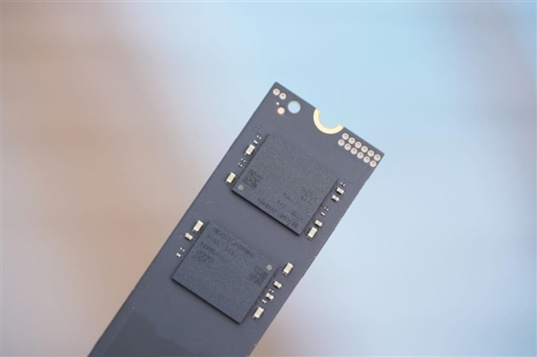长江存储PC42Q SSD加持! 七彩虹隐星P16 Pro图赏