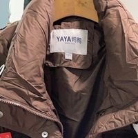 寒潮来袭，我选择加厚充绒量高的羽绒服抵御冷风侵袭，轻便保暖