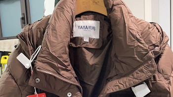 寒潮来袭，我选择加厚充绒量高的羽绒服抵御冷风侵袭，轻便保暖