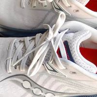 Saucony胜利22：2025年度运动好物，重新定义奔跑自由