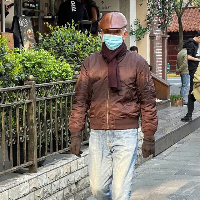 这些中老年男性的帽子，自以为时髦，实际油腻寒酸，赶紧避坑！