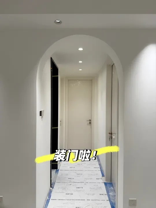 奶油色木门安装～