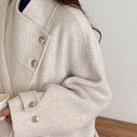 寒潮对决：我选灰色双面绒大衣，赫本风与保暖兼得