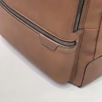 从专业测评到职场精英，为何都选它？解密TUMI双肩包的“通勤统治力”