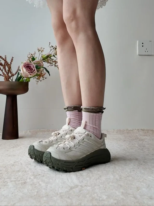 少女感拉满！HOKA这双真的太会了！