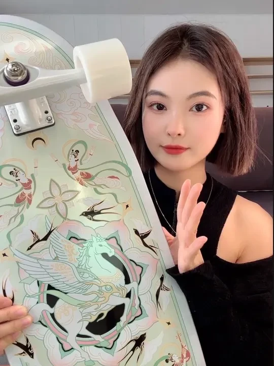 是哪个小可爱先拥有了【午马】和【天马】呀？ （彩蛋：他们两个可以做情侣板哦～）#星板新品#星板2026上新#星板生肖系列#中国星板#陆地冲浪板