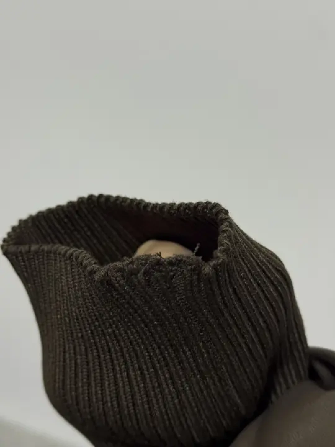 ASSEUU羽绒服真实体验:填充手感与做工令人担忧