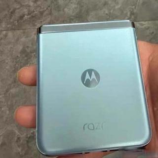 摩托罗拉Razr 40 Ultra：被遗忘的折叠屏时间胶囊