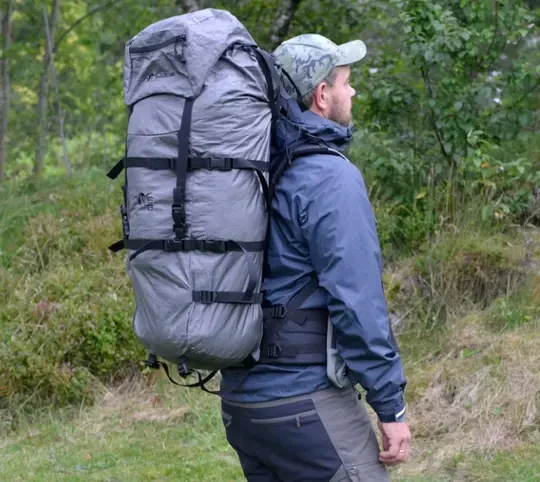 Stone Glacier Terminus 7000：极致轻量与极限装载的巅峰之作
在户外装备领域，重量与容量往往不可兼得，但 Stone Glacier Terminus 7000 的出现彻底打破