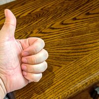 桌面烫坏不用怕：吹风机+WD40，分分钟去除“杯子印”