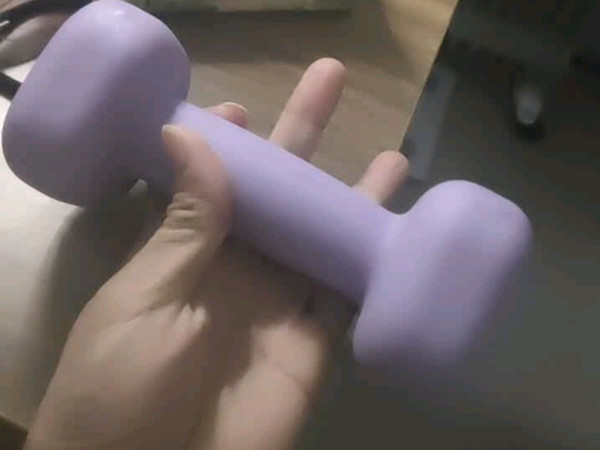 我的年度健身搭子：乐系小哑铃