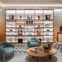 LV三里屯新店化身“玻璃太湖石”，打造京城艺术与美食新地标