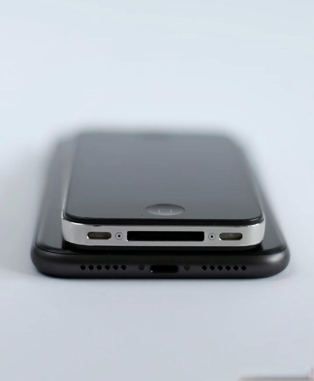 15年后iPhone 4翻红：当“电子包浆”美学遇上重大安全陷阱