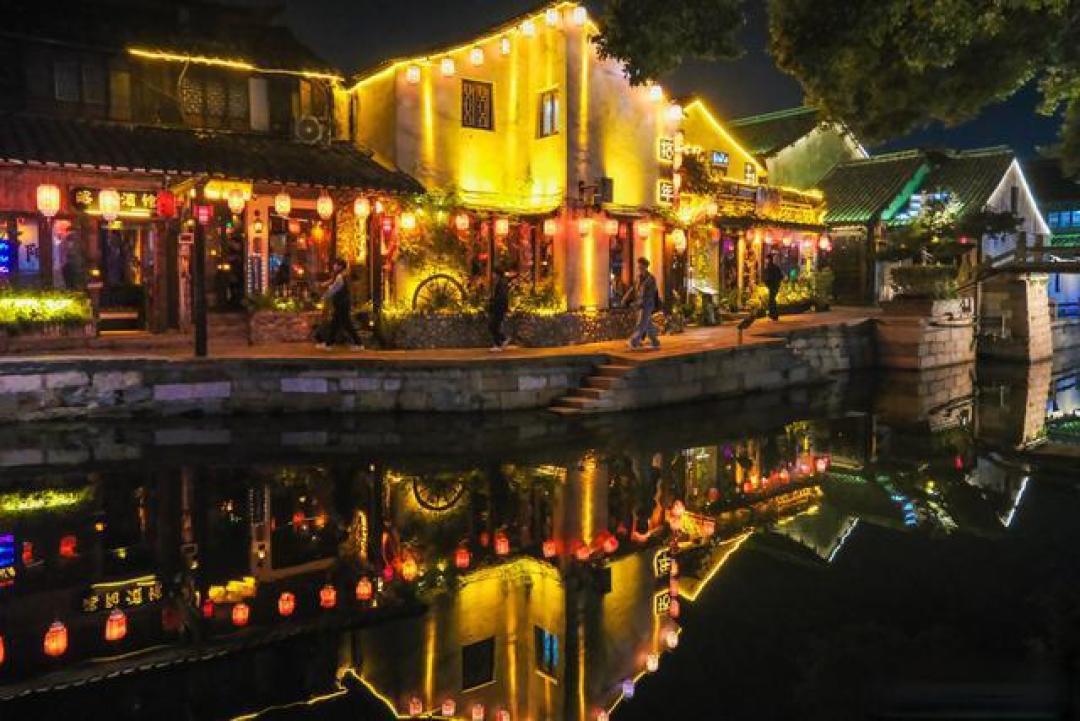 揭秘旅行主理人的美学镜头：把寻常风景拍出电影故事感