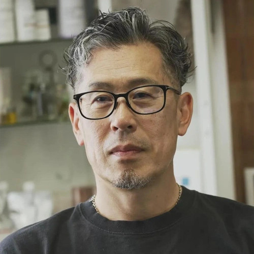 中年男人这4种油腻发型，增加了视觉年龄，整体造型显得没有品味