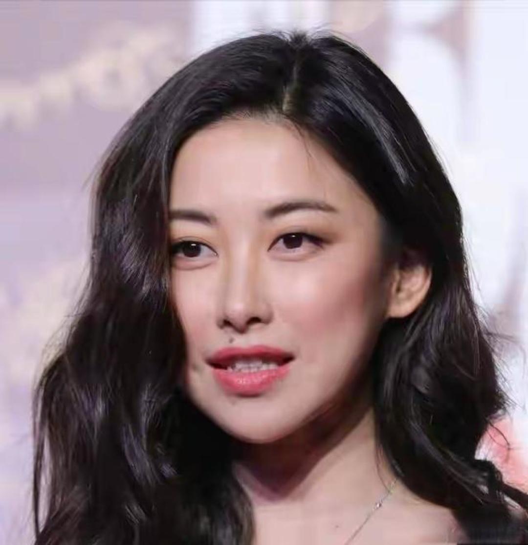 百亿身家背后的传奇:京圈富婆的真实实力