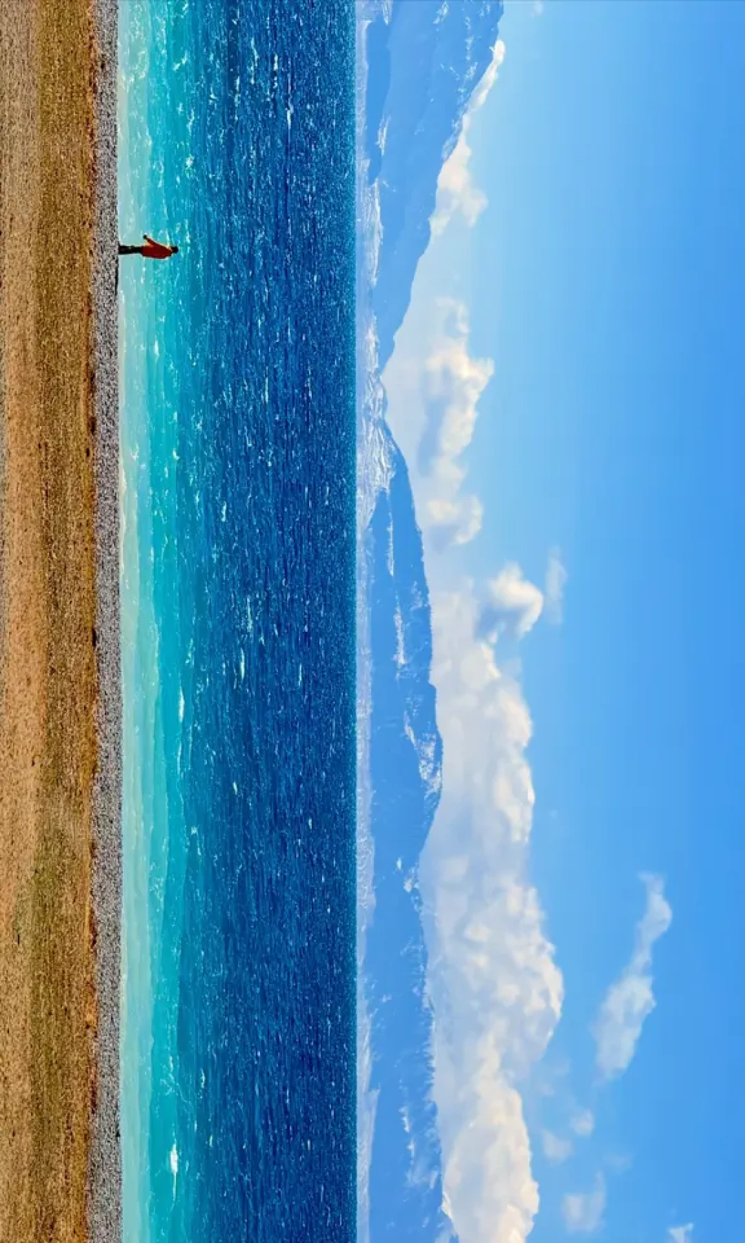 揭秘赛里木湖的“滤镜级”蓝色