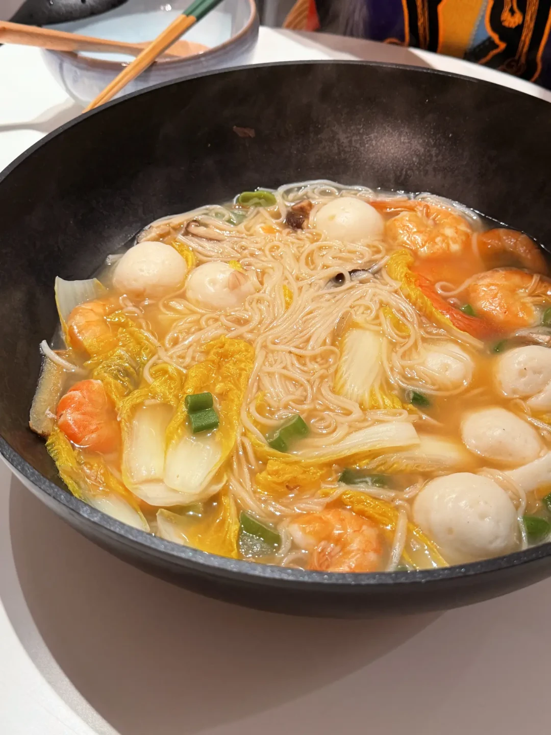 一碗鲜掉眉毛的泉州海鲜面