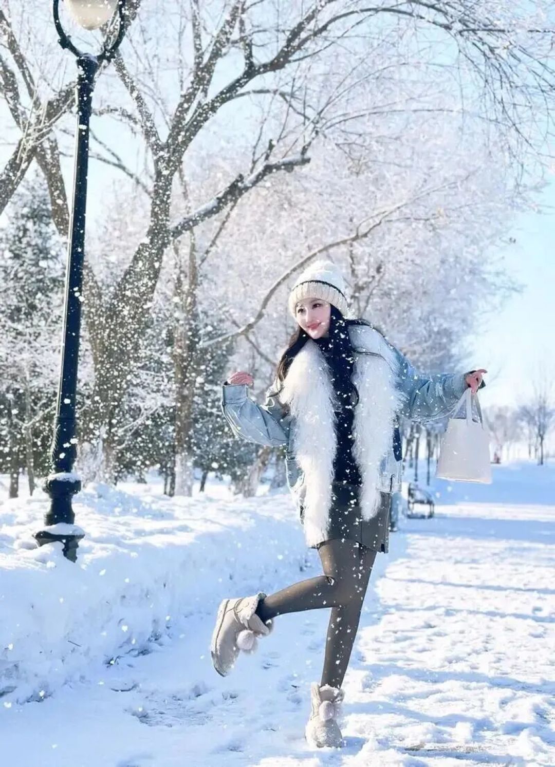 4个雪景拍照姿势,告别冻僵摆拍