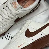 Nike Dunk vs Air Force 1？我们汇总了超百位用户真实穿搭体验