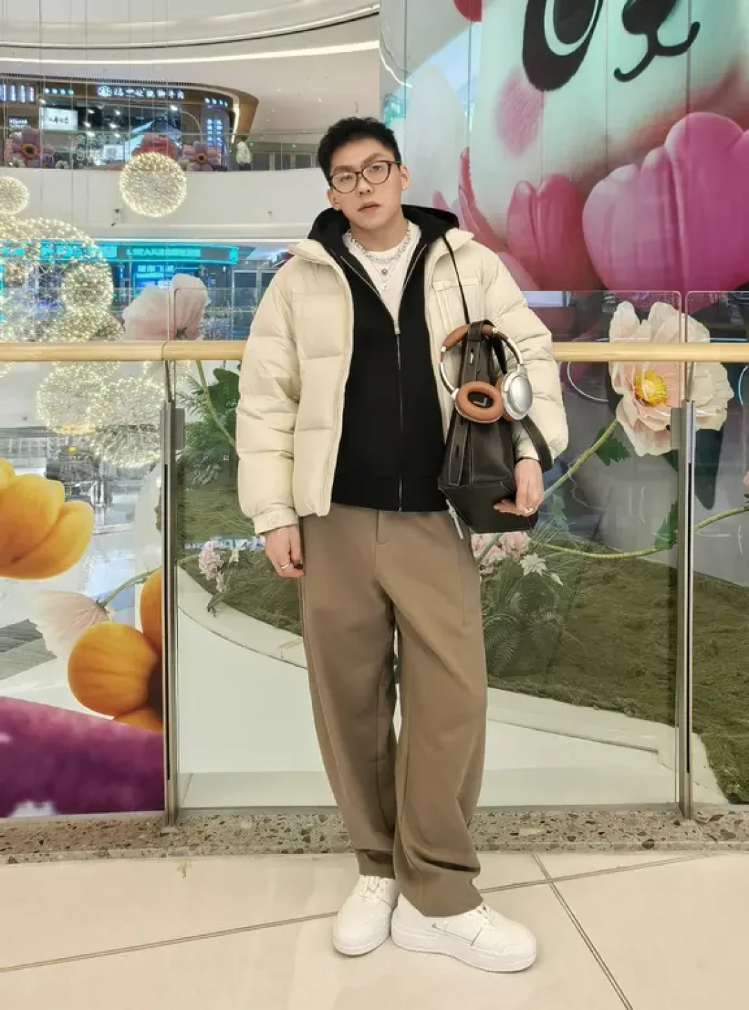 解锁暖调叠穿:打造冬日松弛感