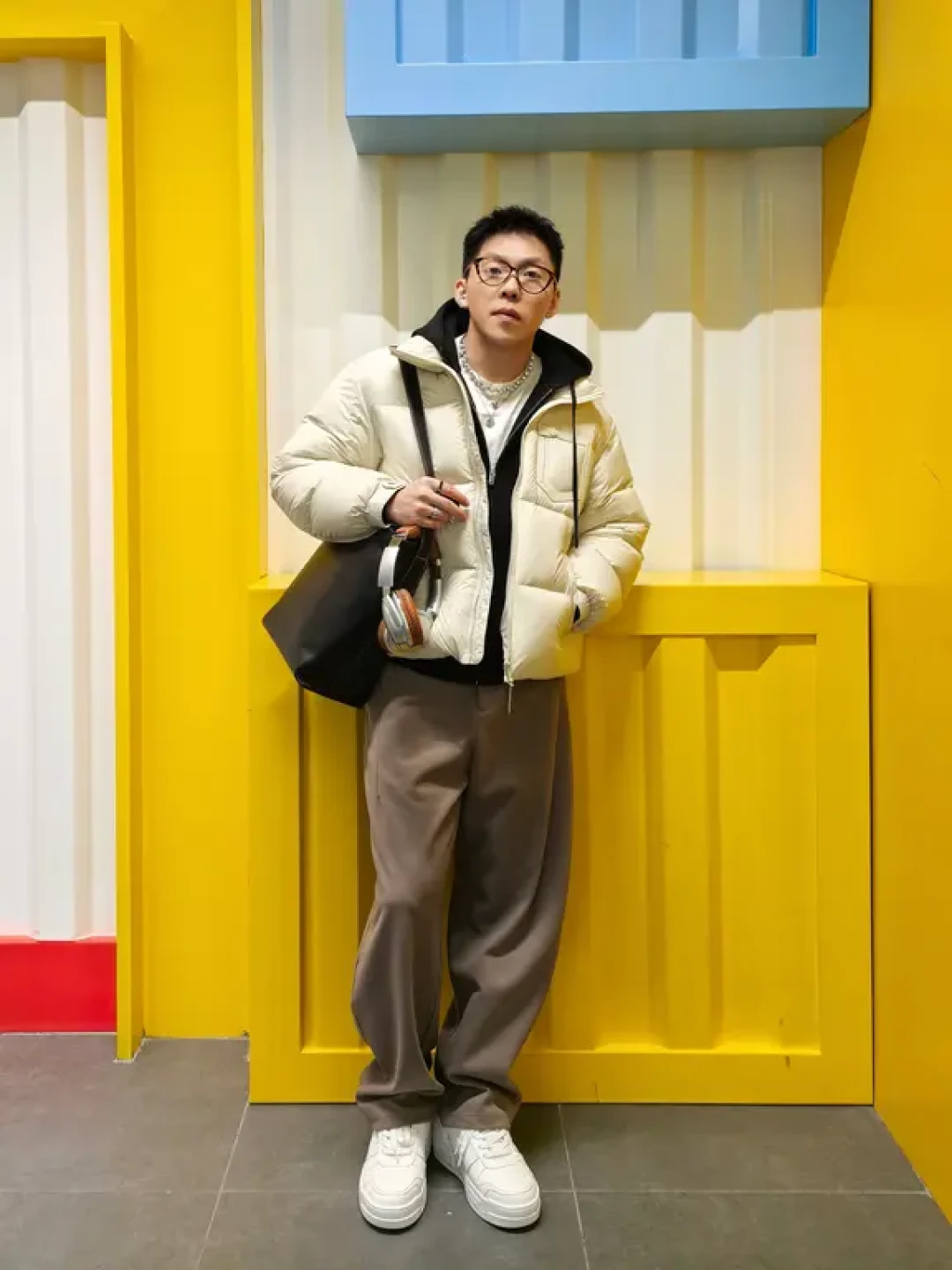 解锁暖调叠穿:打造冬日松弛感