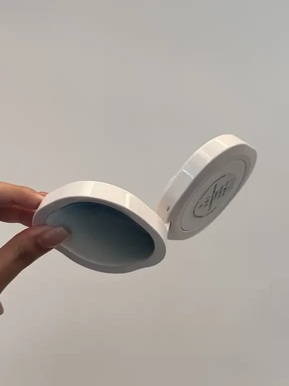 云旗直播哭了都不掉的干皮气垫。。。