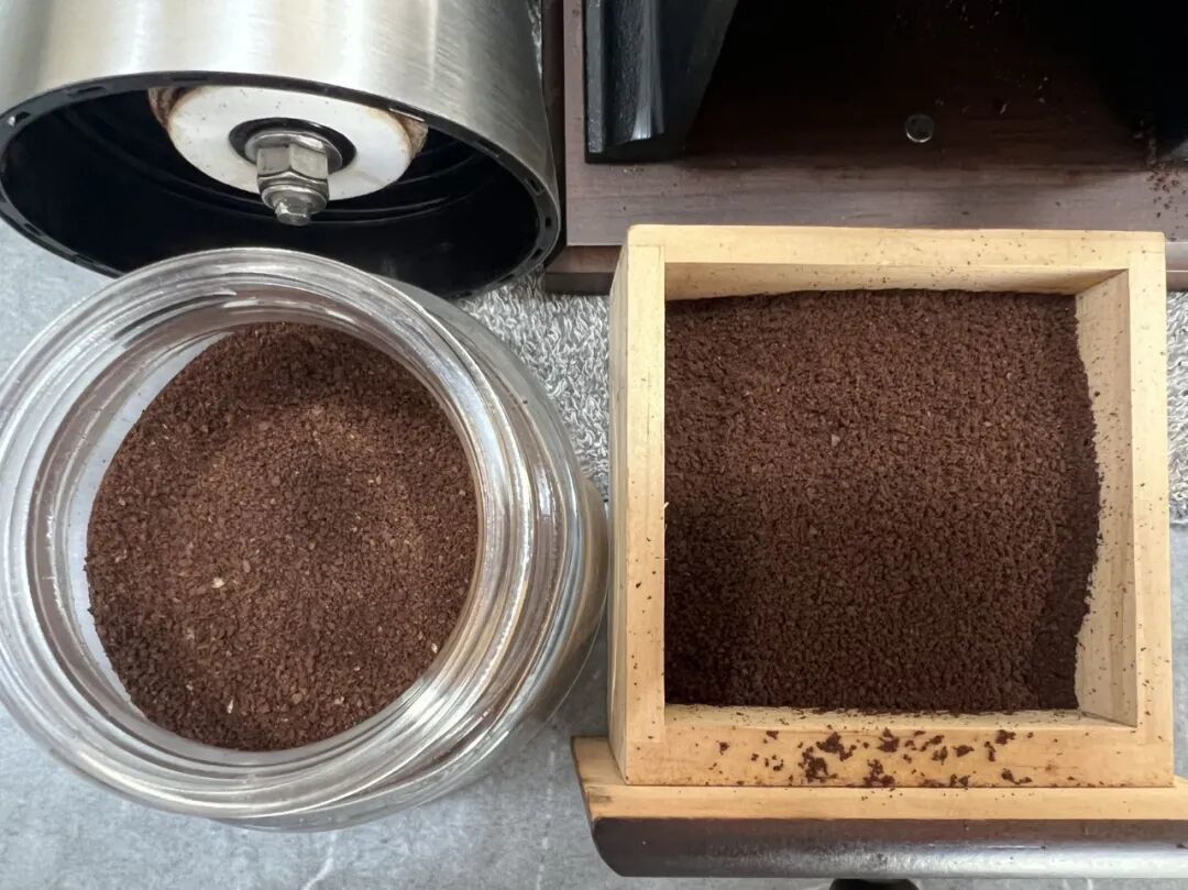 手冲咖啡磨豆机:经典设计为何更胜一筹?