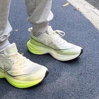 态极骋风3.0重新定义入门级跑鞋