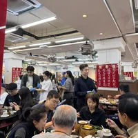 香港百年茶楼辨：莲香楼与六安居怎么选