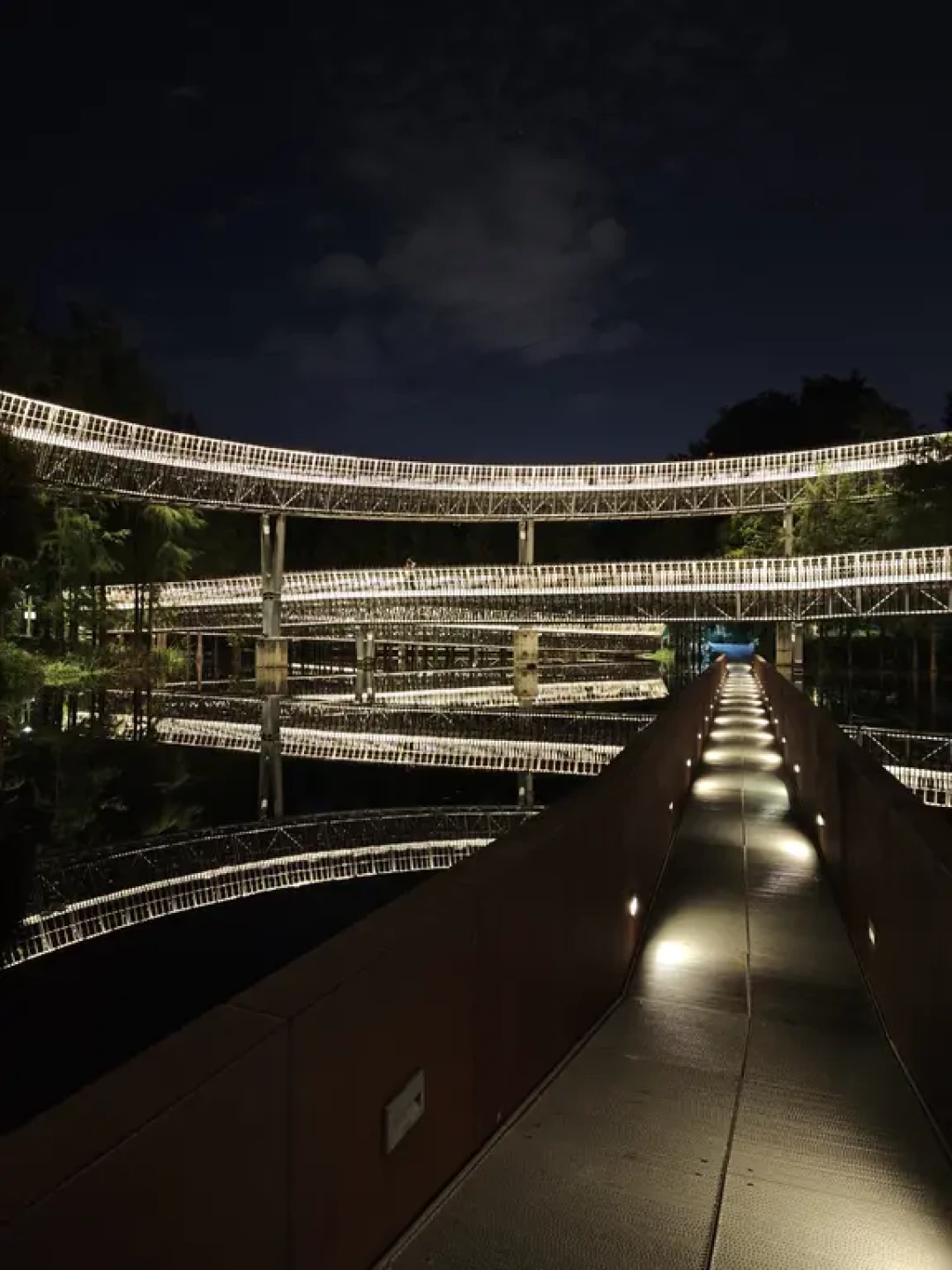 福州福道徒步攻略:悬空栈道与城市夜景