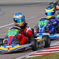 儿童卡丁车头盔选购指南：安全认证与舒适佩戴并重