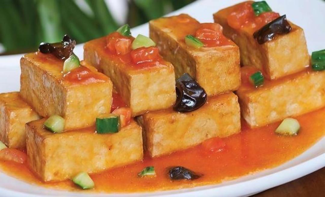 揭秘鲁菜：为何它能稳坐八大菜系之首？