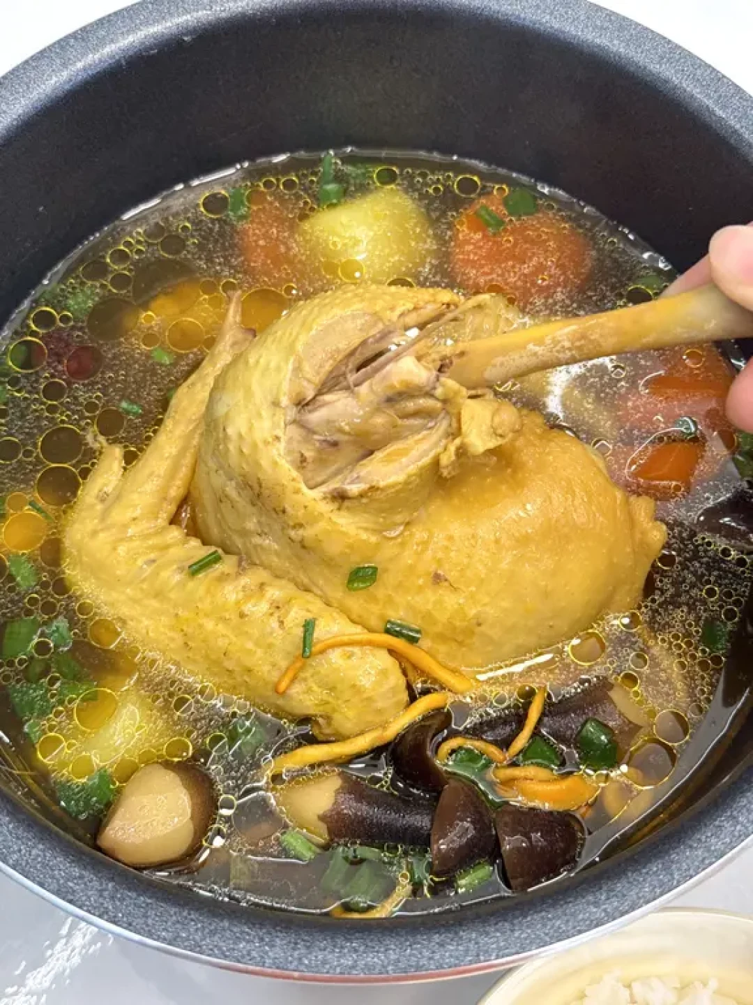 电饭锅版山药炖鸡汤,秋冬滋补一锅端
