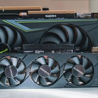 明明可以做小 非得把显卡做那么大是为何？