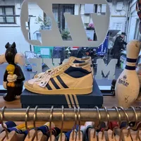 探秘Trophymarket：一家能淘到F1赛服的古着店